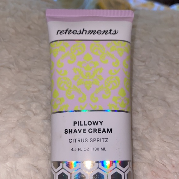 Refreshment pillowy shave cream in citrus spritz🍊🦩🤸🏼🧼🪒🛀🏻🚿 - Picture 2 of 6